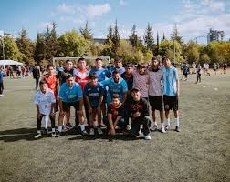 强强联合！VITURE携手8BitDo发布全球首款适配XR眼镜的拉伸式手柄 开启135英寸巨幕手游新时代！