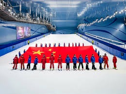 来收比赛？詹姆斯末节一上来连中两球，前三节6中0